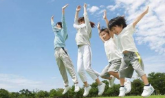7.14兒童綜合發(fā)展評價(jià)系統：0-1歲是幼兒語(yǔ)言發(fā)展的關(guān)鍵時(shí)期，家長(cháng)要多加注意!